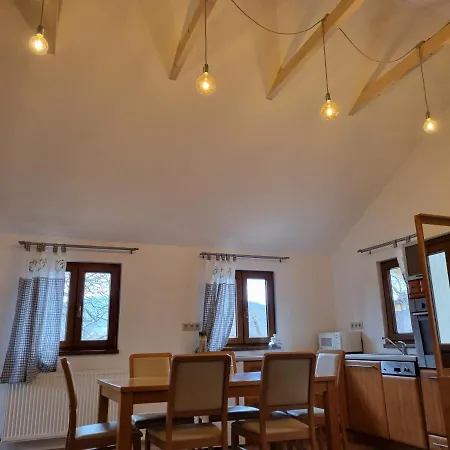 Domcek Pod Orechom بيت للعطل *